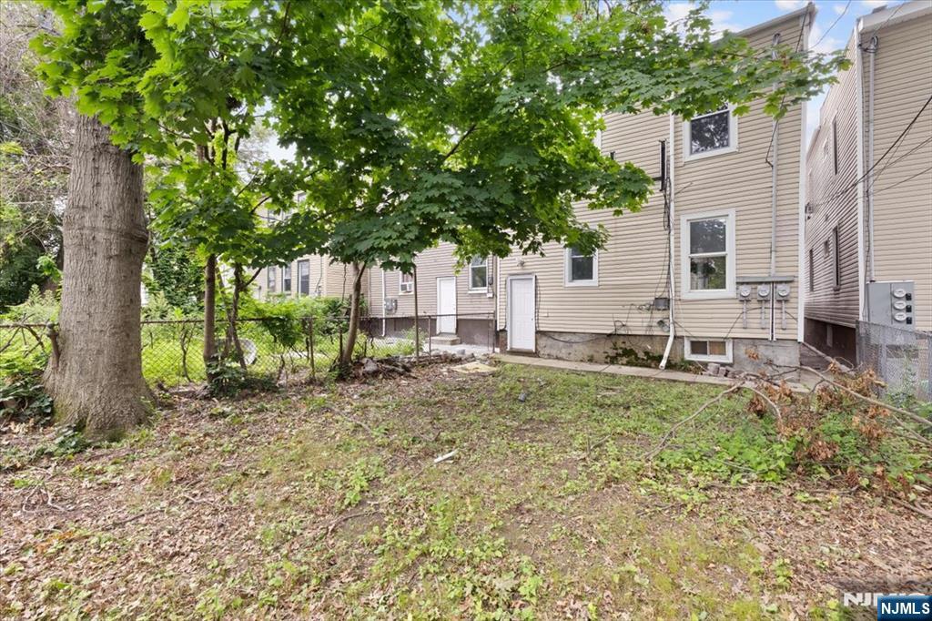 533 S Clinton Street Property Photo 32