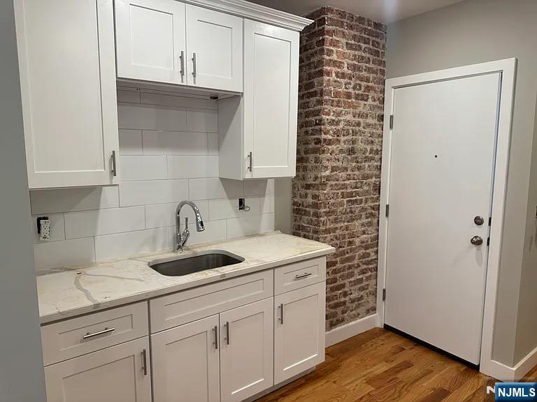 548 59th Street Property Photo 4