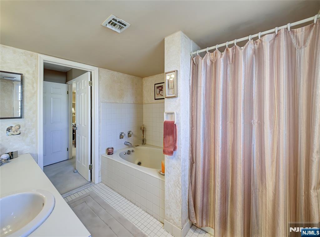101 Quartz Lane Property Photo 15