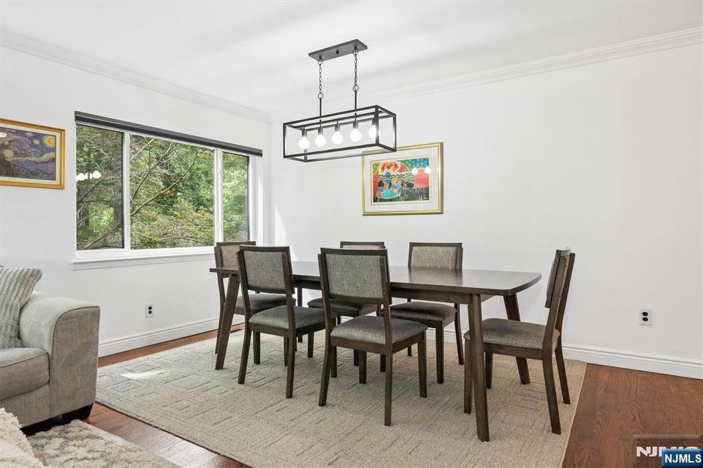 300 Pond Court 5e Property Photo 10
