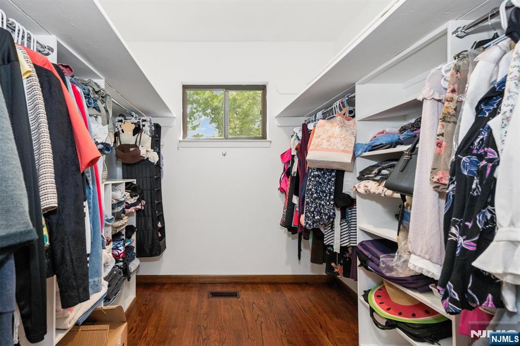300 Pond Court 5e Property Photo 26