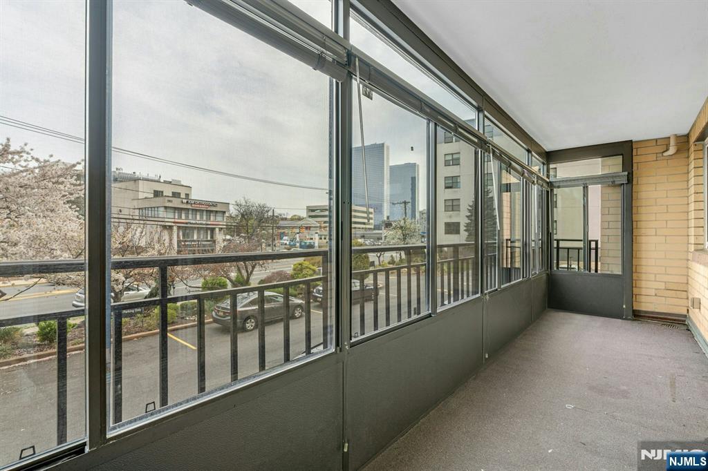 2185 Lemoine Avenue 2c Property Photo 8