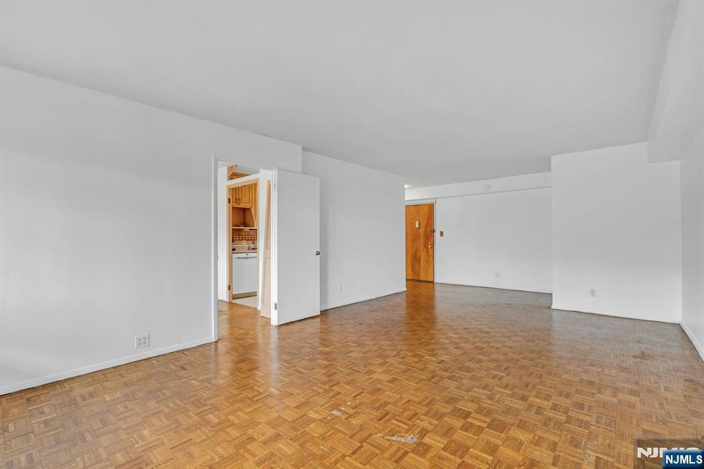 2185 Lemoine Avenue 2c Property Photo 10