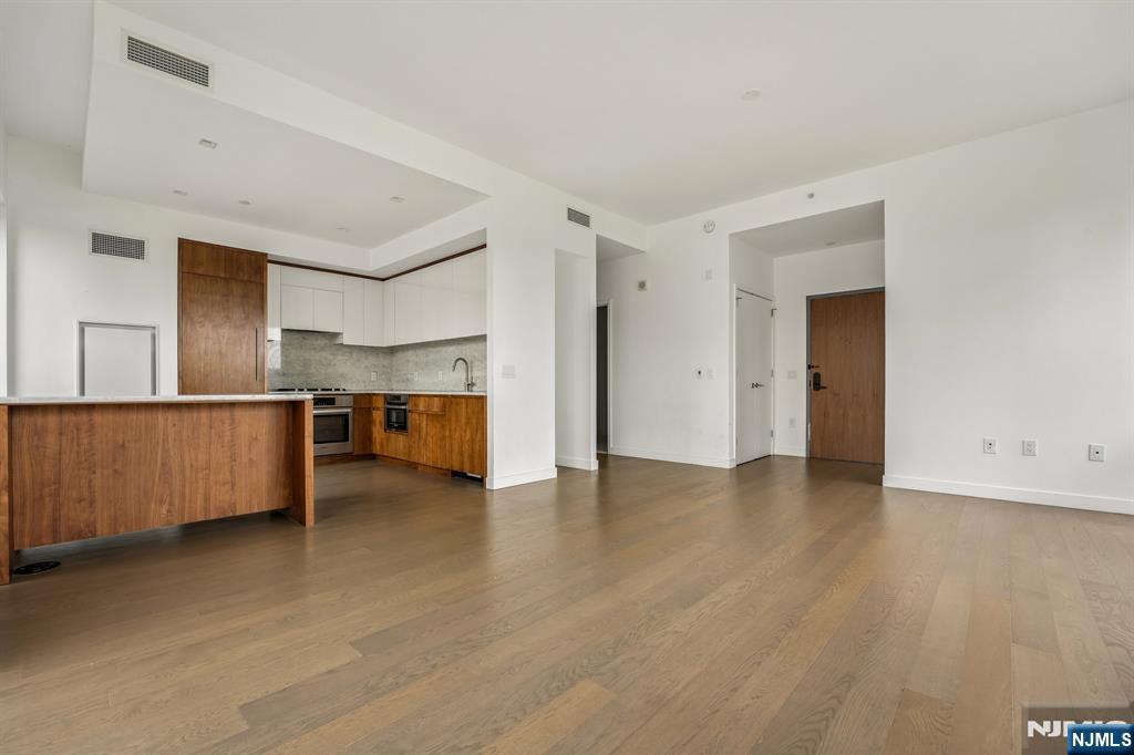 75 Park Lane Property Photo 2