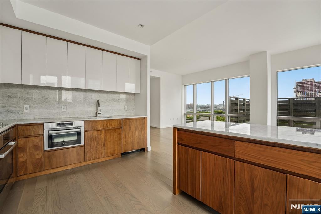 75 Park Lane Property Photo 4