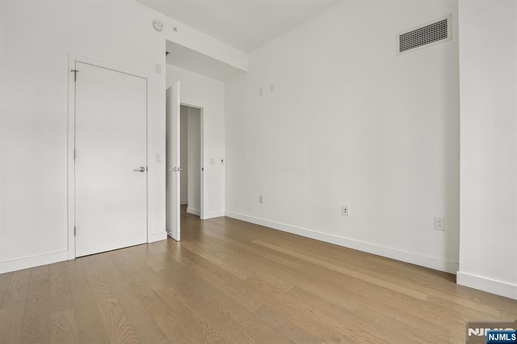 75 Park Lane Property Photo 7