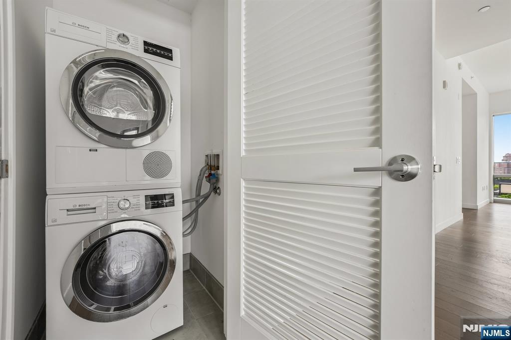 75 Park Lane Property Photo 8