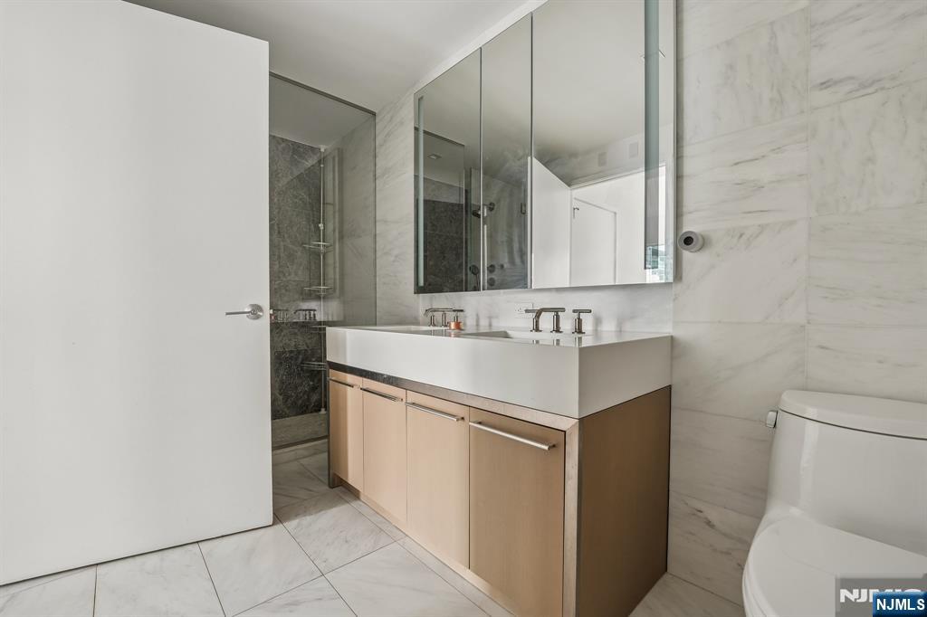 75 Park Lane Property Photo 12