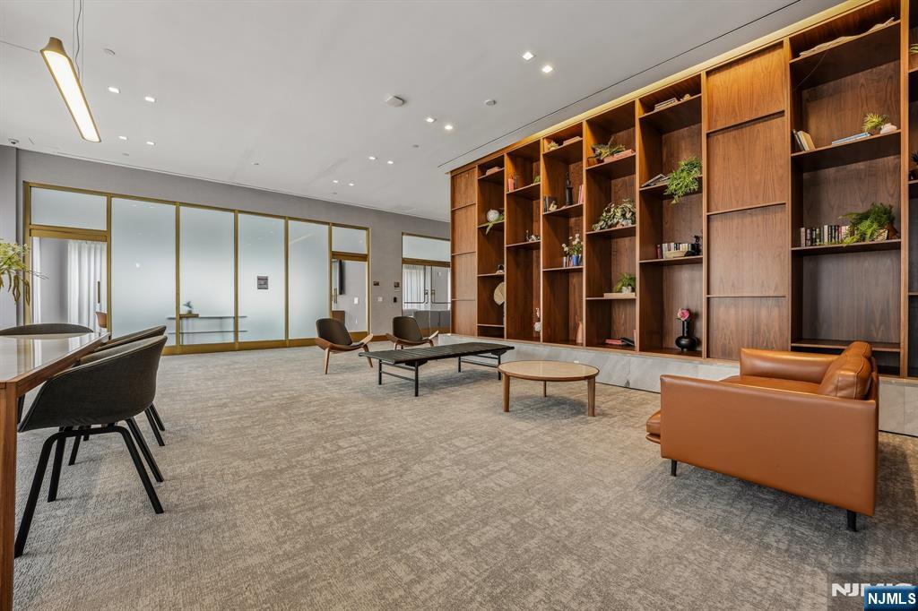75 Park Lane Property Photo 20