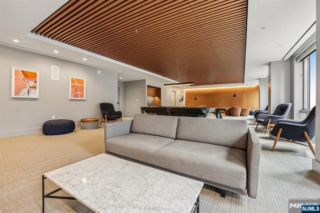 75 Park Lane Property Photo 23