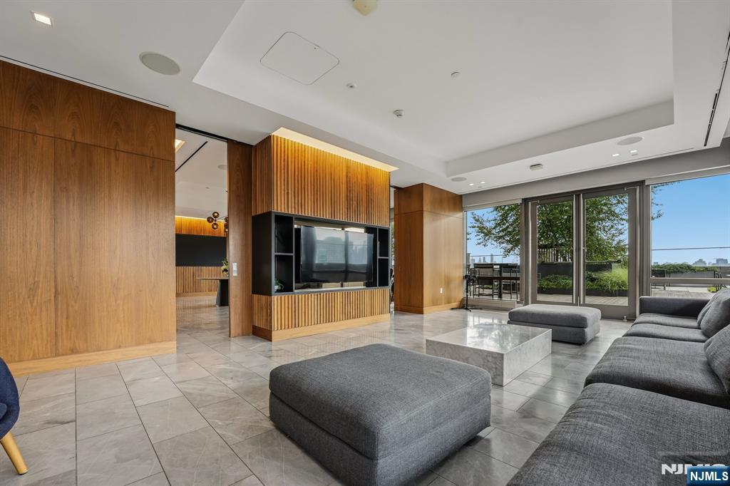 75 Park Lane Property Photo 29