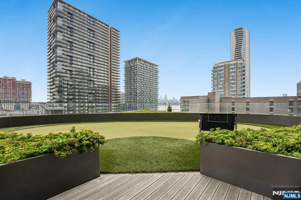75 Park Lane Property Photo 31
