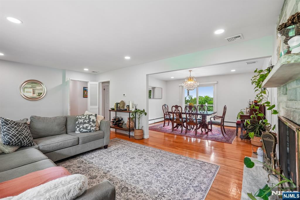 31 Surrey Drive Property Photo 6