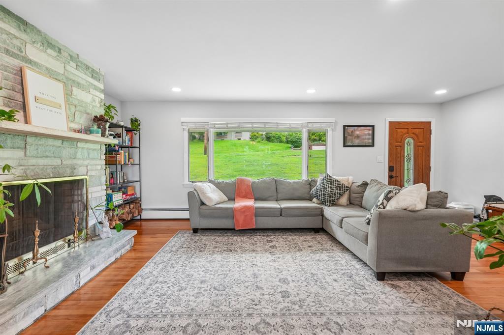 31 Surrey Drive Property Photo 8