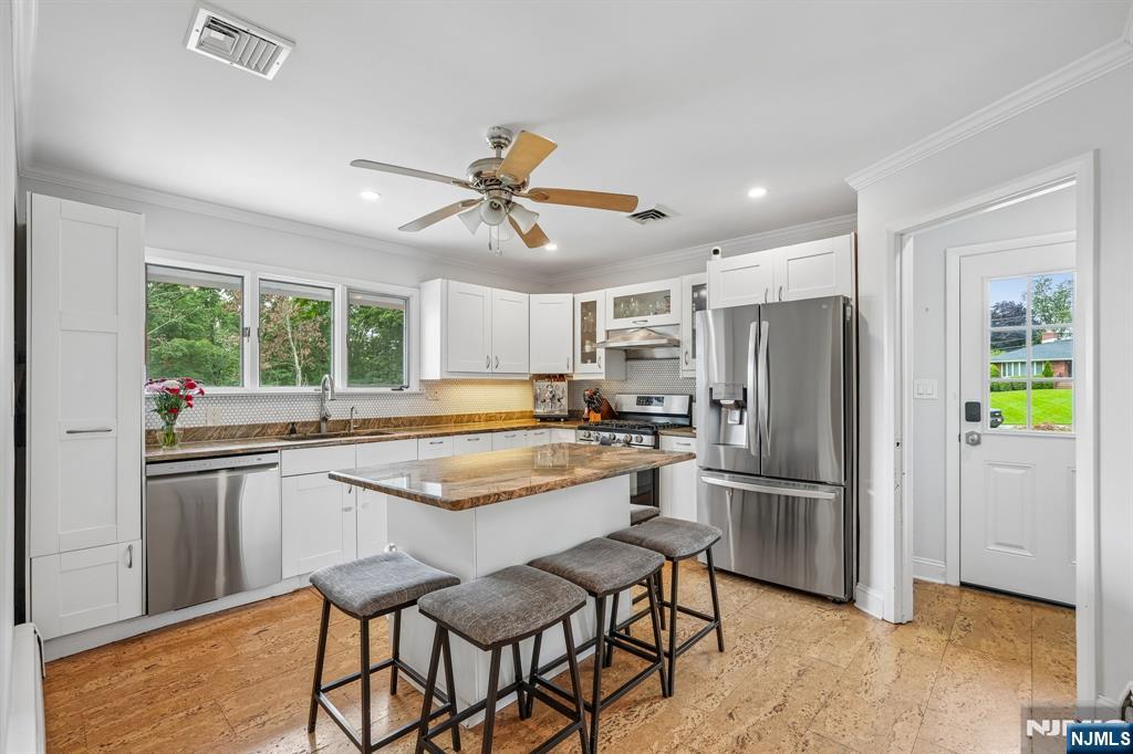 31 Surrey Drive Property Photo 12