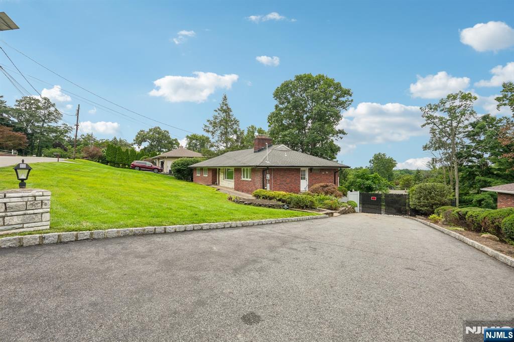 31 Surrey Drive Property Photo 43