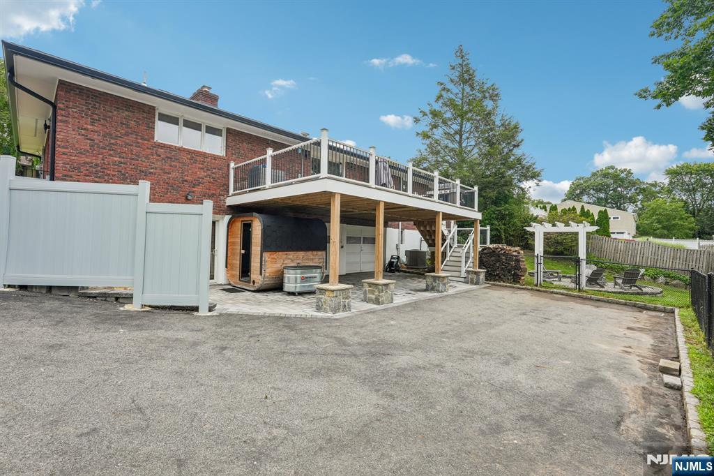 31 Surrey Drive Property Photo 44