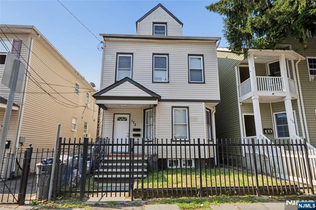 172 Godwin Avenue Property Photo 1