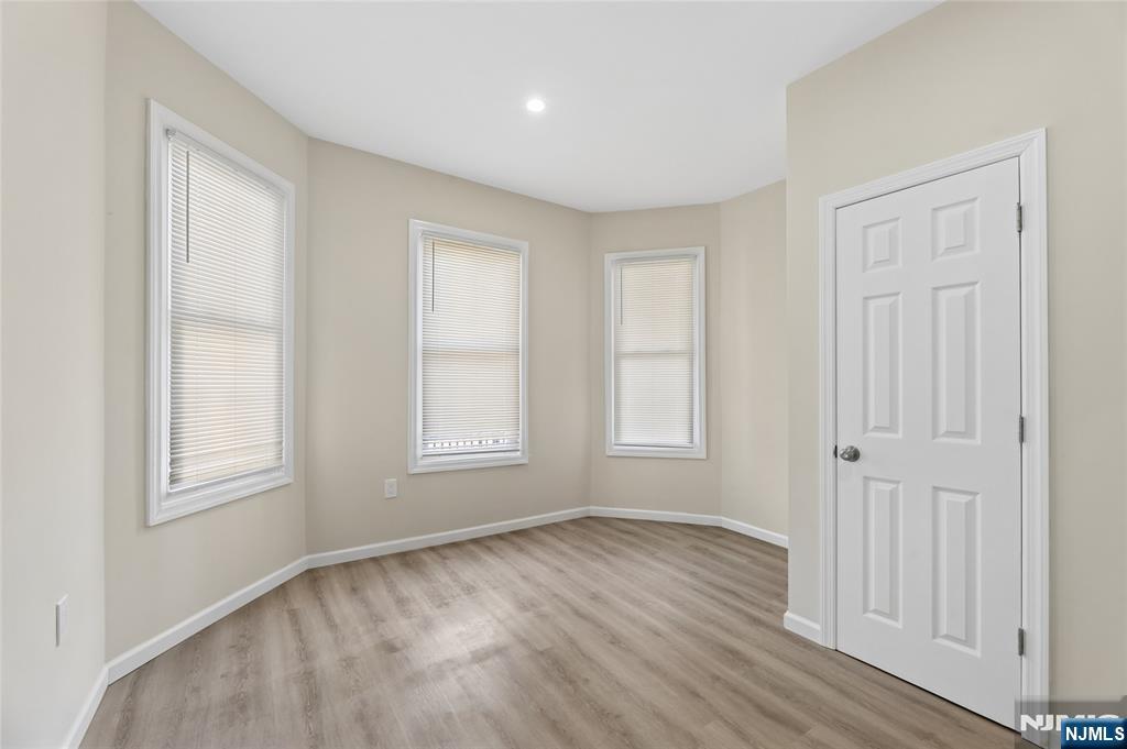172 Godwin Avenue Property Photo 10