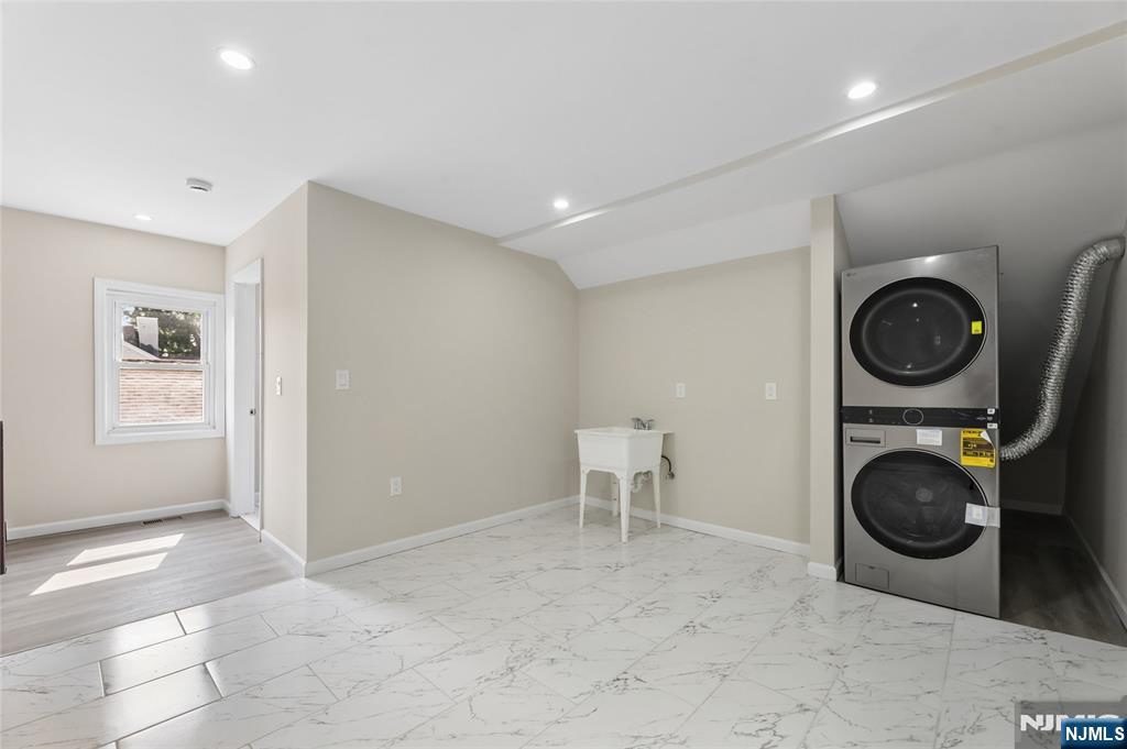 172 Godwin Avenue Property Photo 24