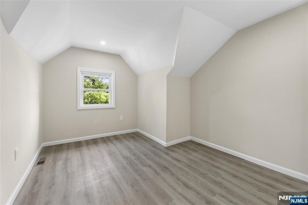 172 Godwin Avenue Property Photo 25