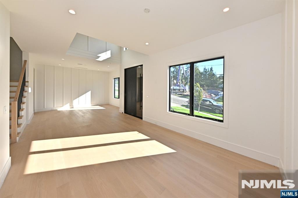 119 Arnot Place Property Photo 6