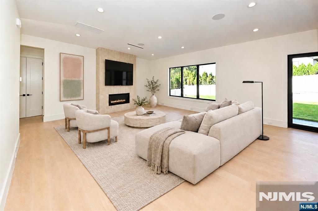 119 Arnot Place Property Photo 12