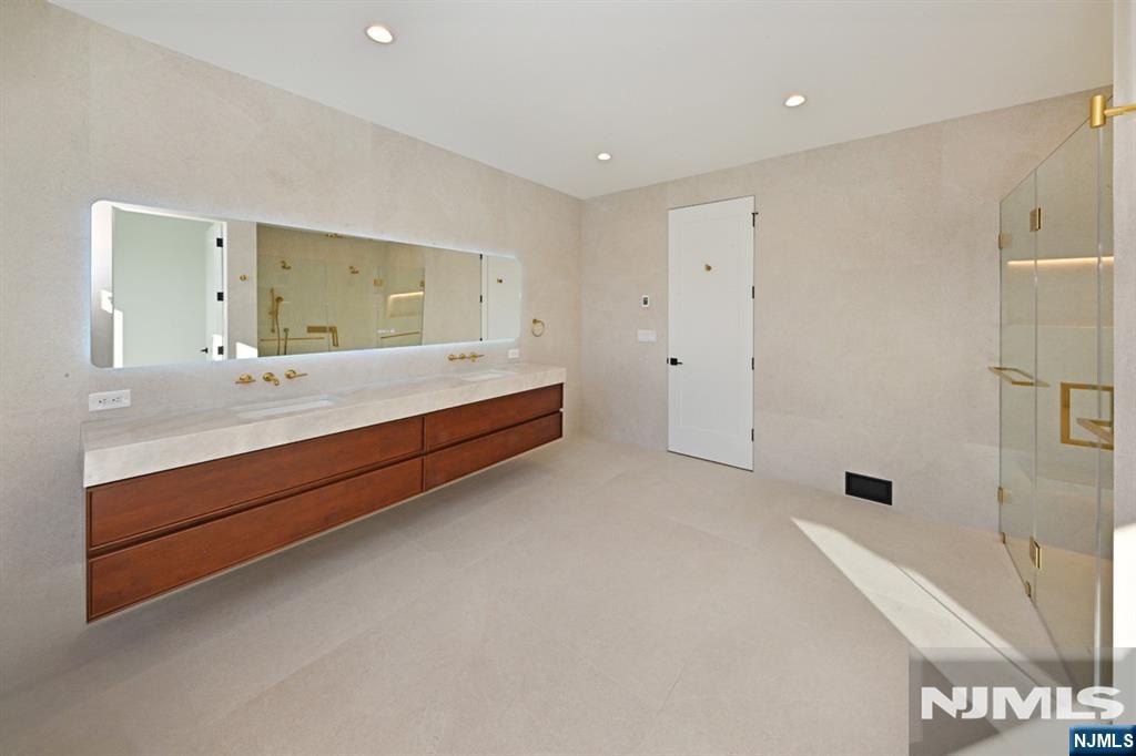 119 Arnot Place Property Photo 18