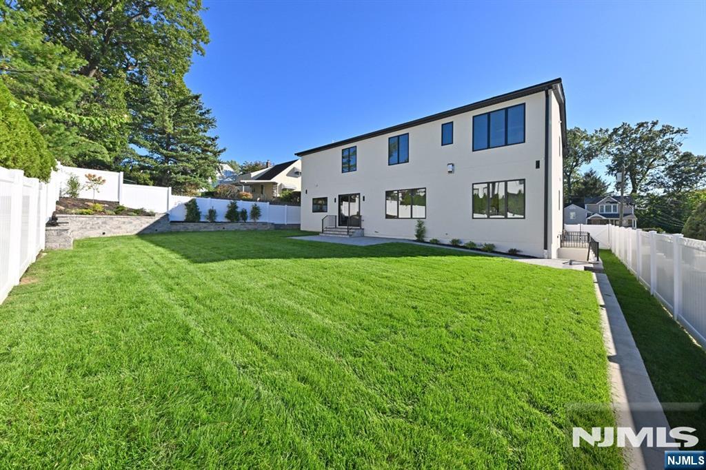 119 Arnot Place Property Photo 32