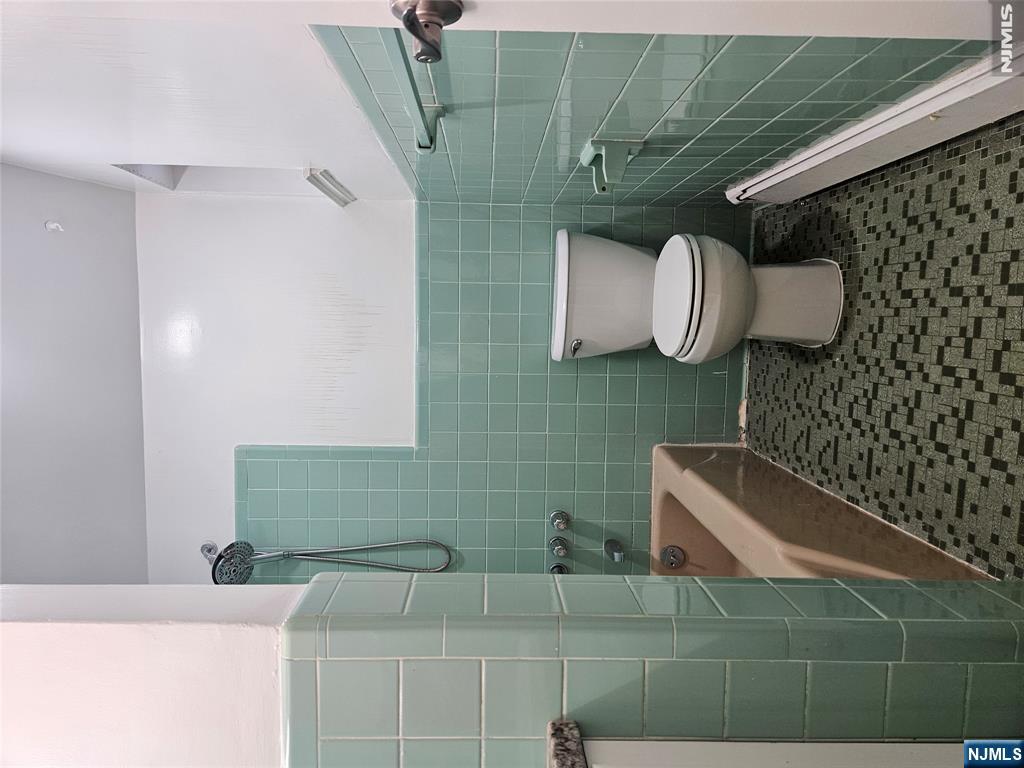 340 Undercliff Avenue 6-a Property Photo 6