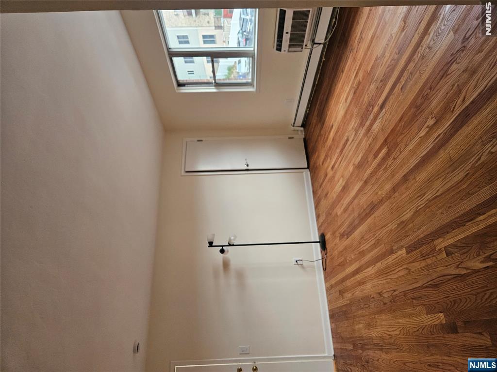 340 Undercliff Avenue 6-a Property Photo 7