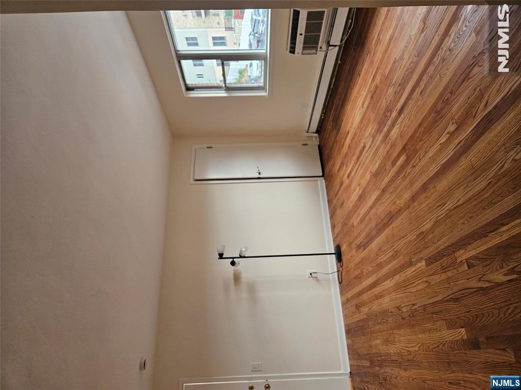 340 Undercliff Avenue 5-a Property Photo 2