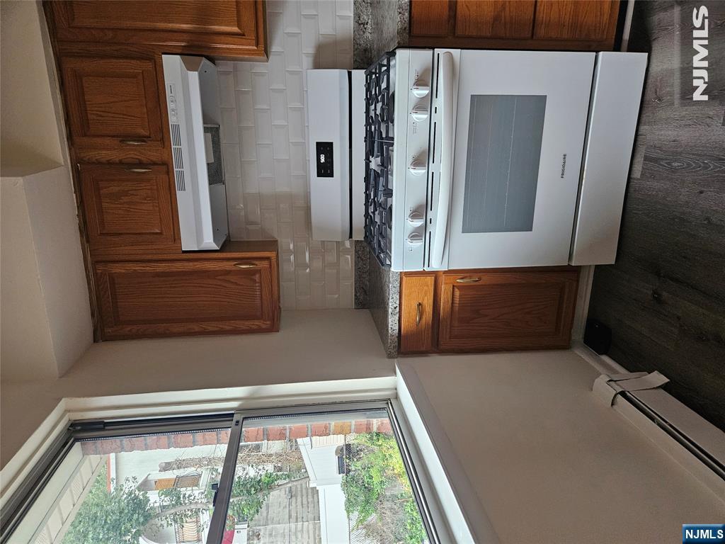340 Undercliff Avenue 5-a Property Photo 8