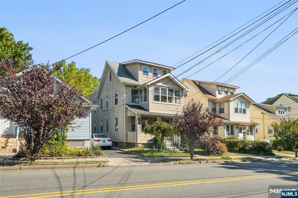 374 Boyden Avenue Property Photo 3