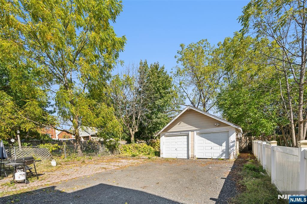 374 Boyden Avenue Property Photo 6