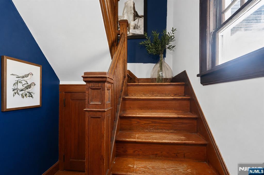 374 Boyden Avenue Property Photo 9