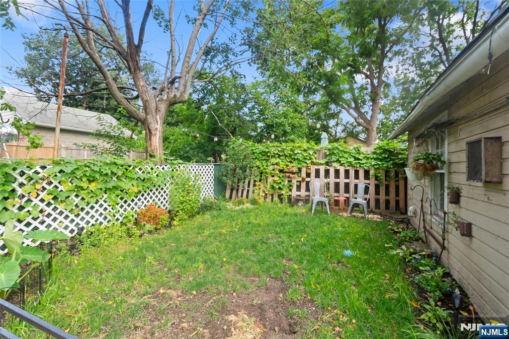 374 Boyden Avenue Property Photo 36