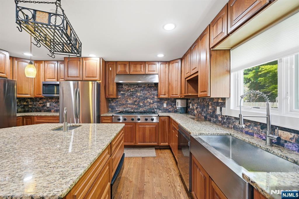 188 Doretta Street Property Photo 8
