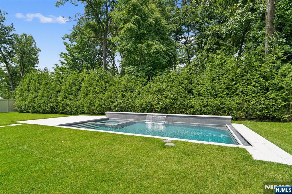 50 Roberts Road Property Photo 4