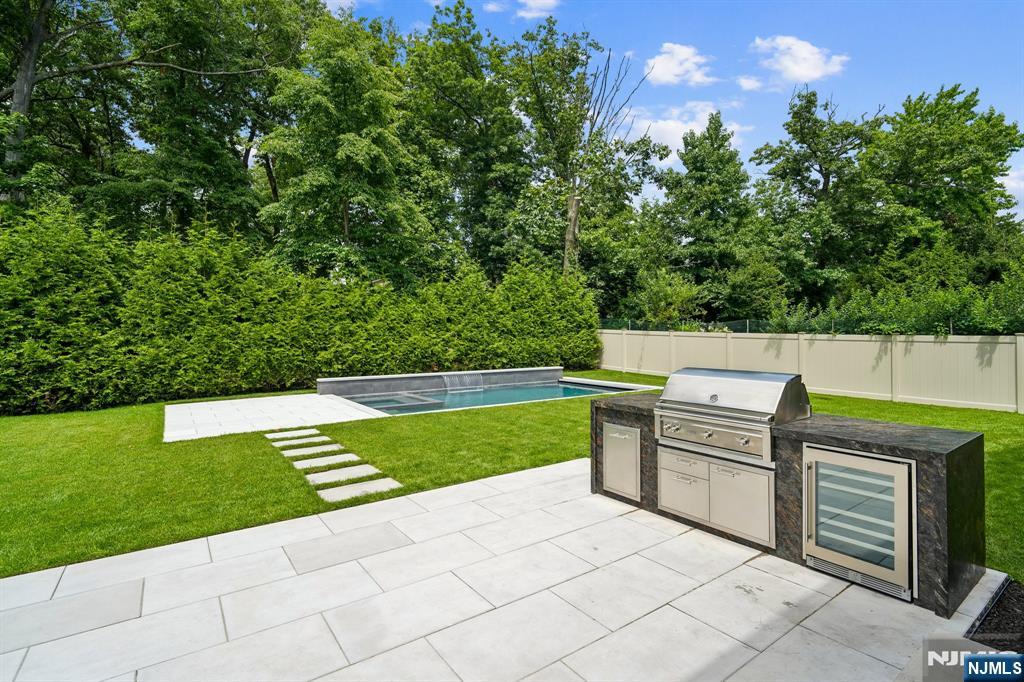 50 Roberts Road Property Photo 5