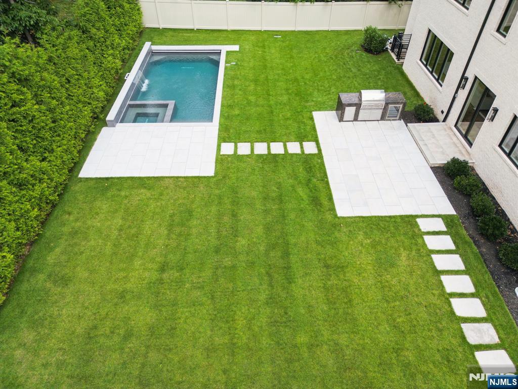 50 Roberts Road Property Photo 7