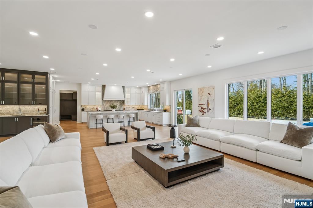 50 Roberts Road Property Photo 14