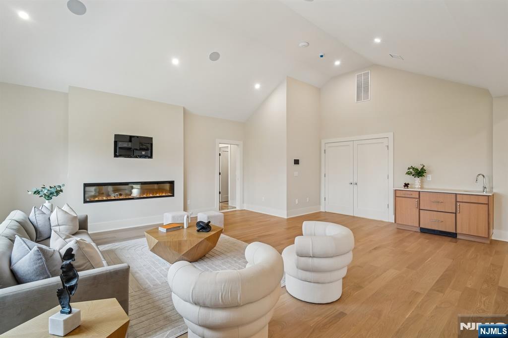 50 Roberts Road Property Photo 26
