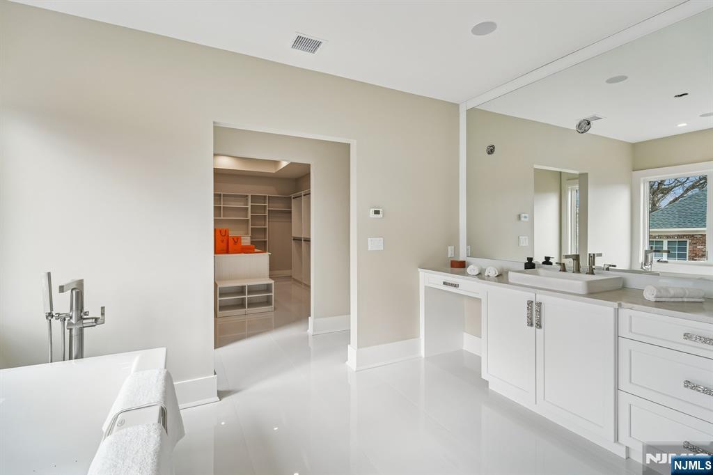 50 Roberts Road Property Photo 30