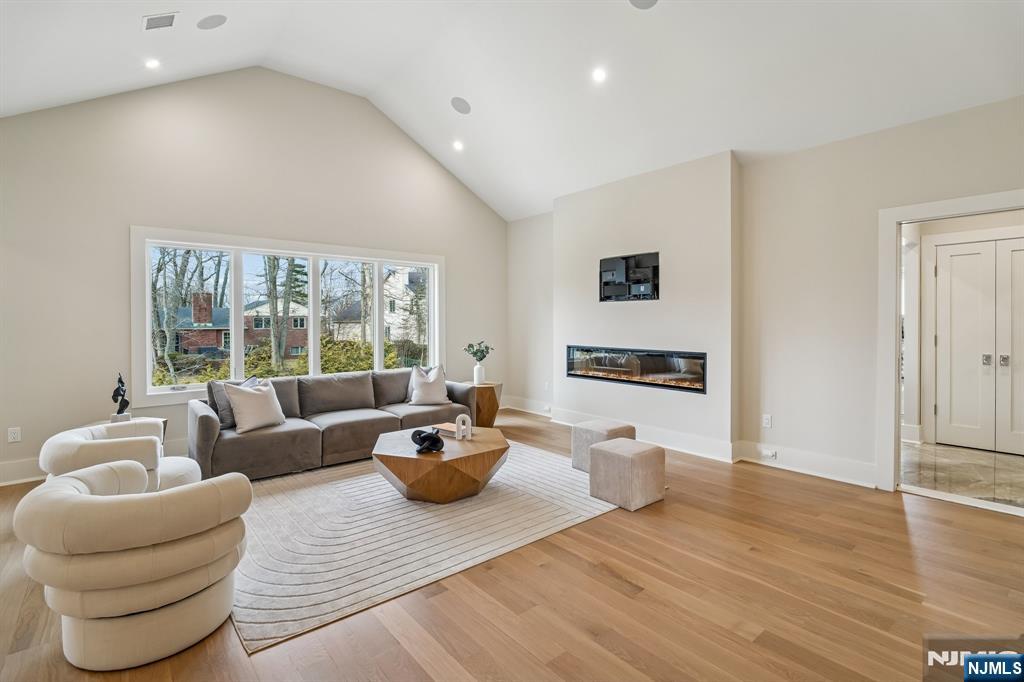 50 Roberts Road Property Photo 32