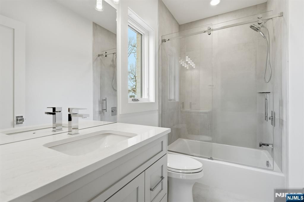 50 Roberts Road Property Photo 41