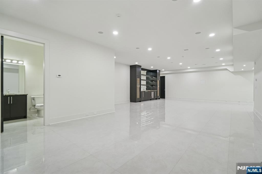 50 Roberts Road Property Photo 46