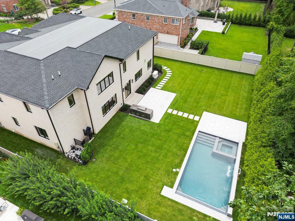 50 Roberts Road Property Photo 49