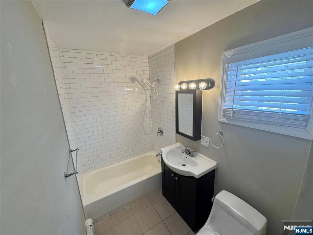 71 Suburbia Court Property Photo 11