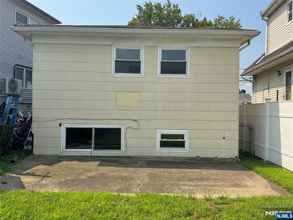 71 Suburbia Court Property Photo 14